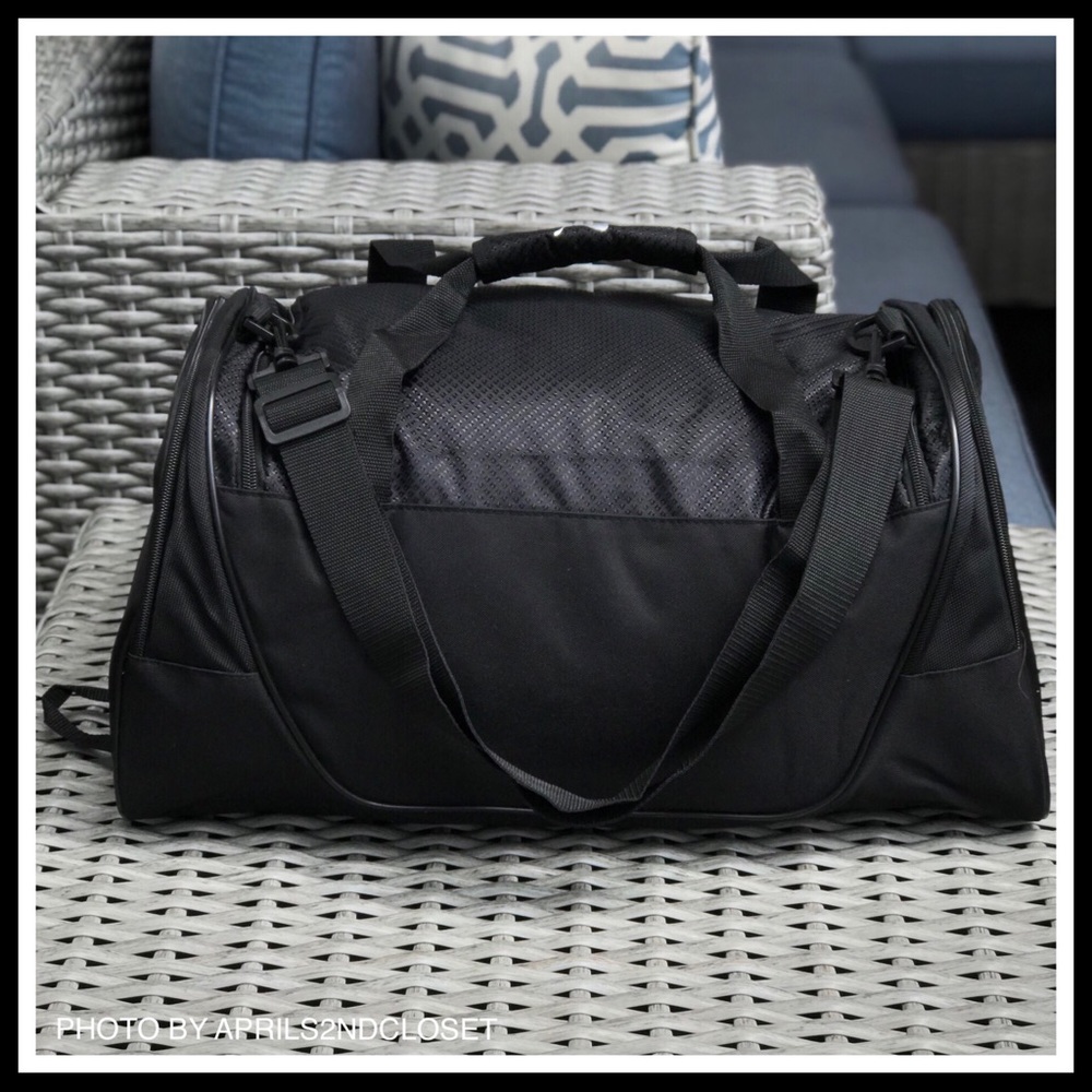 ❗️6-HOUR SALE❗️PUMA DUFFEL TRAVEL WEEKEND BAG - Picture 5 of 6